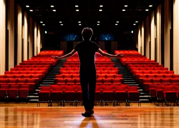 Sahnede Nasıl Durmalı?