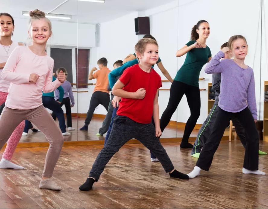 Uygulamali Cocuklar Icin Dans Kursu