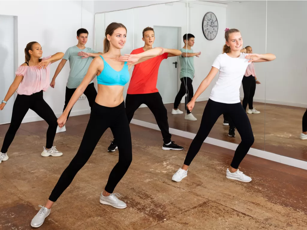 Uygulamali Gencler Icin Dans Kursu 1