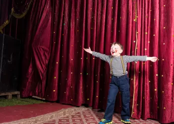 Çocuklar İçin Oyunculuk Eğitiminde Neler Yapılır? Yararları Nelerdir?