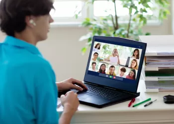 Online Tiyatro Eğitimi - Avantajları & Dezavantajları