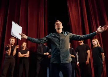 Tiyatro Kursunda Neler Öğrenilir?