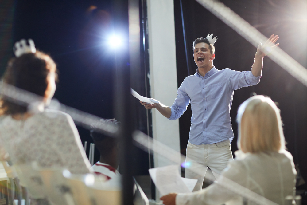 18 Yas Oyunculuk Kursu