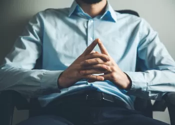 Erkeklerin Beden Dili – Sözsüz Mesajları Doğru Okuyun!