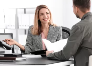 İş Görüşmesinde Beden Dili Nasıl Olmalı? - Öne Çıkmanızı Sağlayacak Öneriler