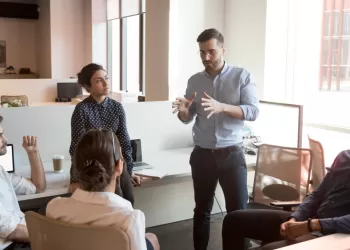 İş Yerinde Etkili İletişim Kurmak İçin Ne Yapmak Gerekir?