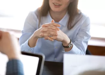 Kadınların Beden Dili – Doğru Anlayın, Sağlıklı İletişim Kurun!