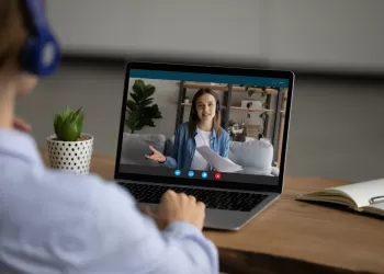 Online Diksiyon Eğitimi Olur Mu? - Artıları ve Eksileri Neler?