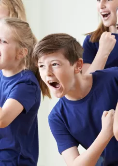 çocuklar için yaratıcı drama eğitimi