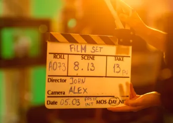 Genç Oyuncular İçin Oyunculuk Ajansı Seçimi: Doğru Kararı Nasıl Verirsiniz?