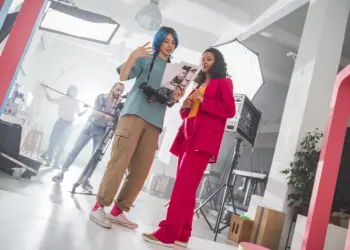 Hangi Oyunculuk Ajansı Daha İyi? Nasıl Karar Verilir?