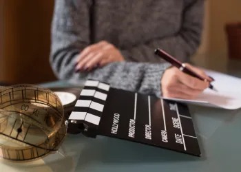 Senaryo Yazma Teknikleri: Beyaz Perdeye Hikaye Anlatmanın Sanatı