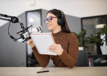 En İyi Seslendirme Eğitimi: Gerekli Yetenekleri En İyi Kim Öğretiyor?