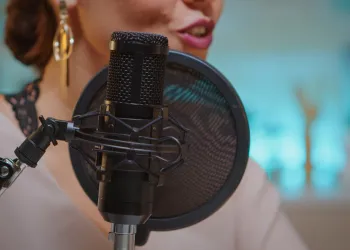 Temel ve İleri Seviye Dublaj Kursu Arasındaki Farklar Nelerdir?