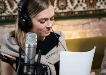 Gerekli Tüm Yetenekleri Kazandıran Seslendirme Eğitimi